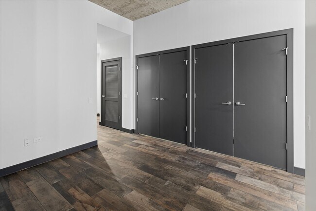 Building Photo - 171 N Aberdeen St