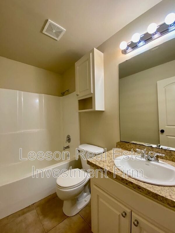 Building Photo - 123 Foxchase Dr