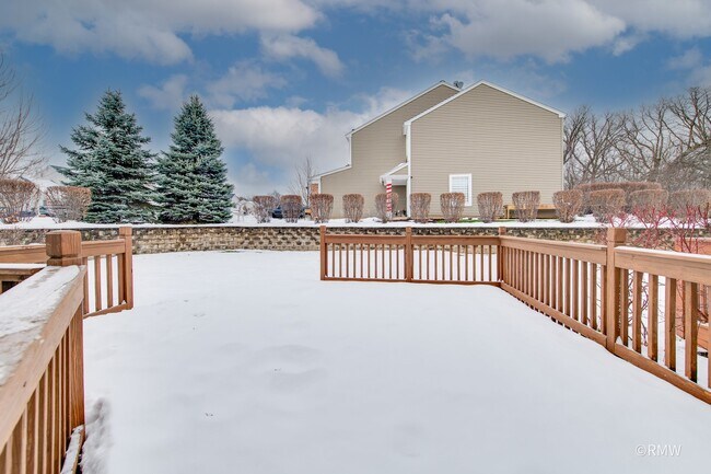 Building Photo - 1223 Summersweet Ln