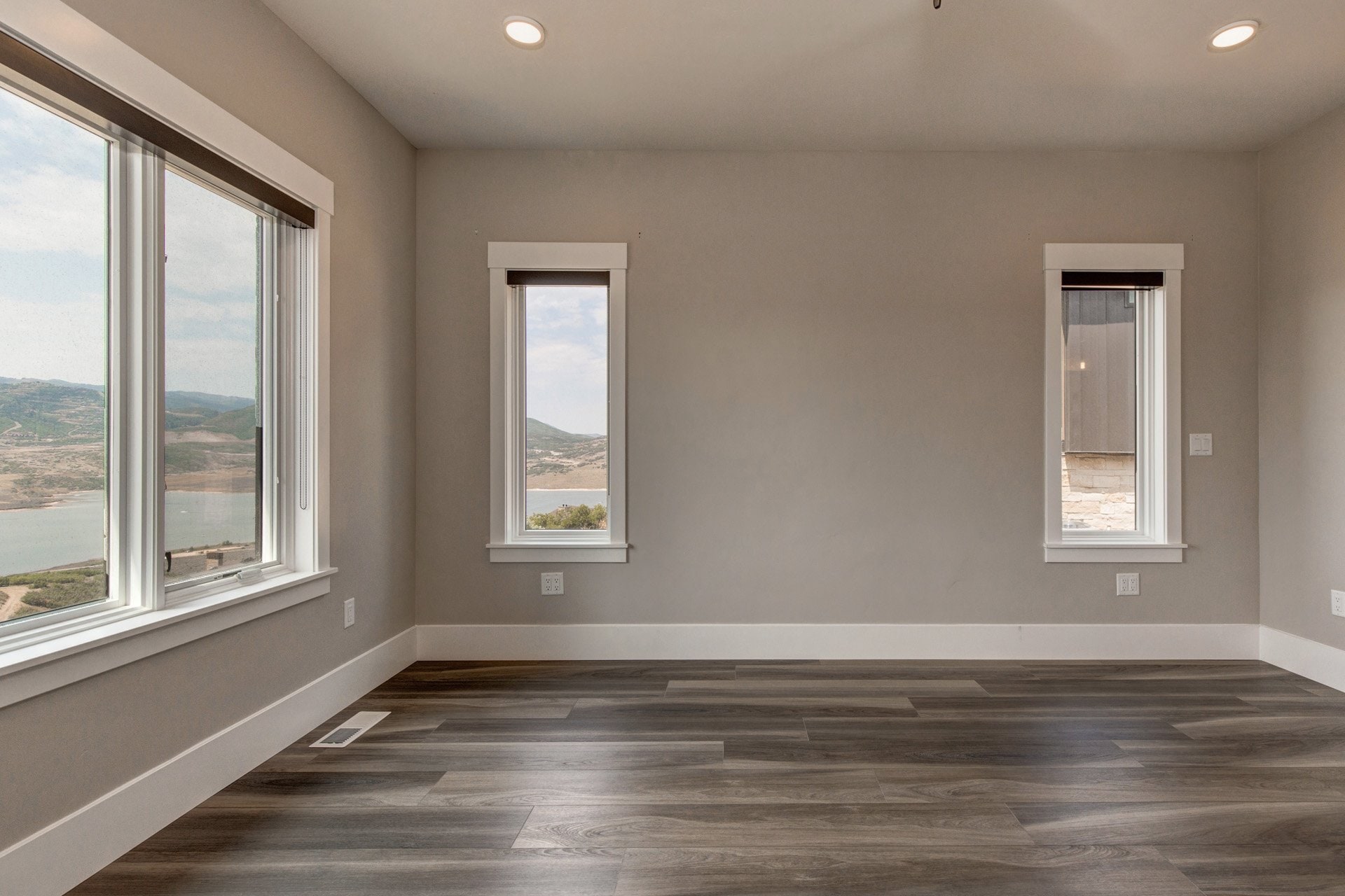 Building Photo - 11091 Shoreline Dr