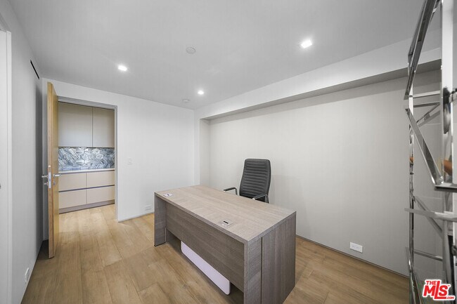 Building Photo - 1500 Ocean Dr