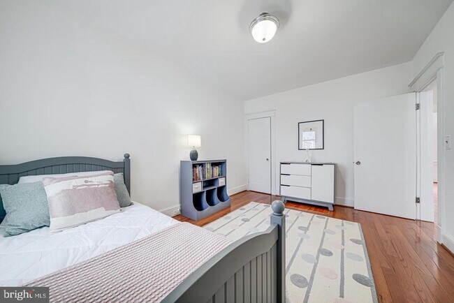Building Photo - 4823 9th St NW