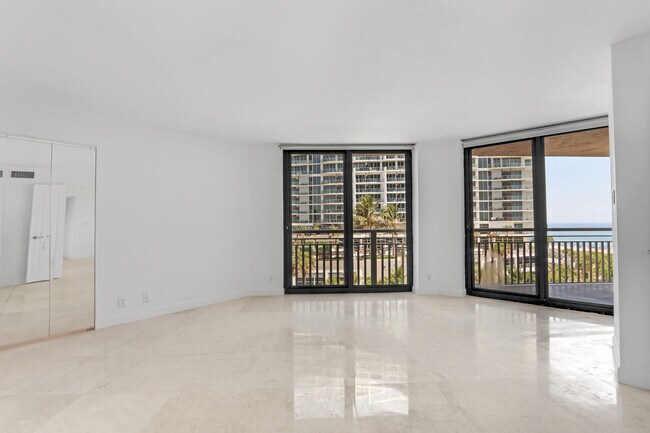 Building Photo - 3000 N Ocean Dr