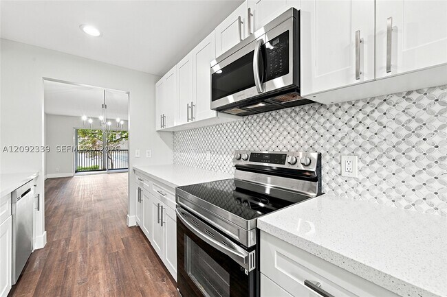 Building Photo - 1400 SW 124th Terrace