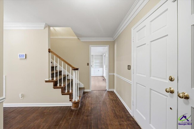 Building Photo - 5056 Wellington Dr