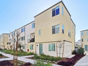 Building Photo - 5460 Shorefront Dr