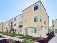 Building Photo - 5460 Shorefront Dr
