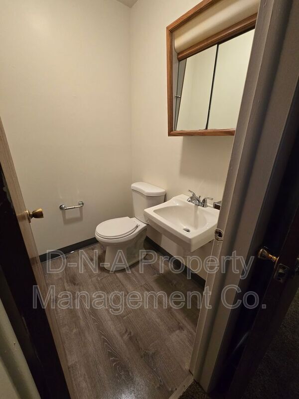 Building Photo - 404 Woodcliff Ave