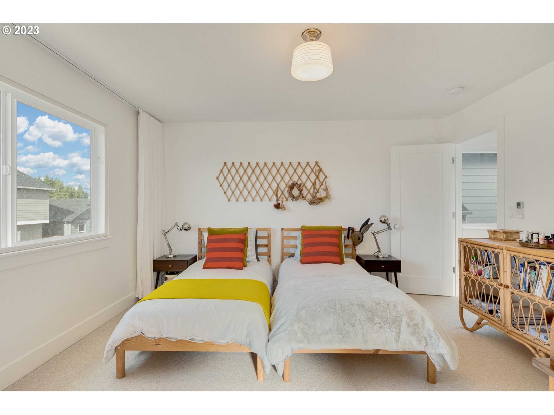 Building Photo - 3593 NE McDonald Ln