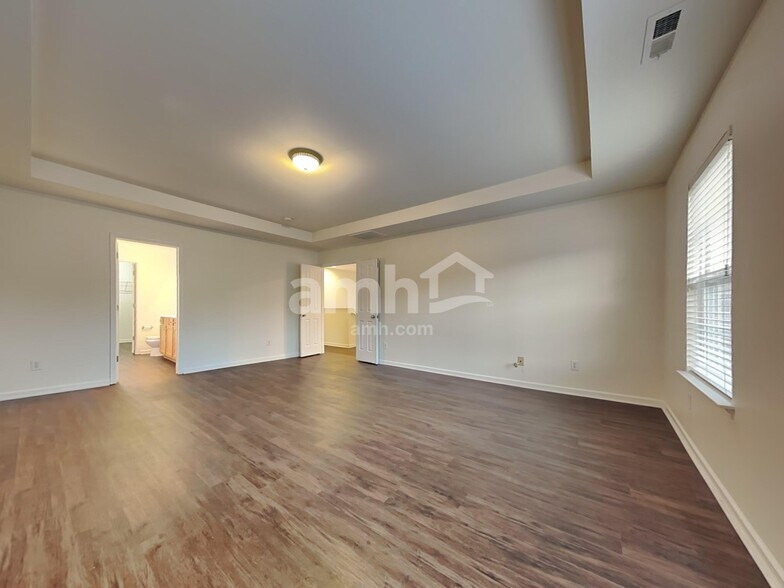 Building Photo - 10524 Dominion Village Dr