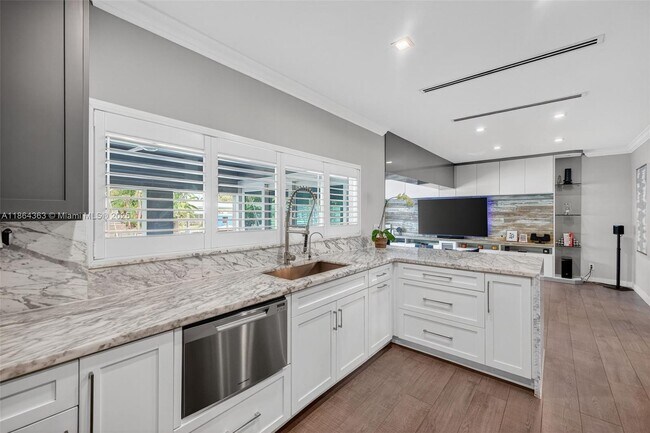 Building Photo - 1009 Tangelo Isle