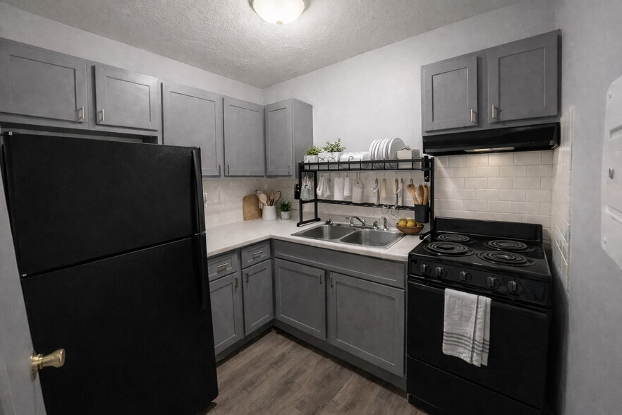 Building Photo - Hillcrest Apartments