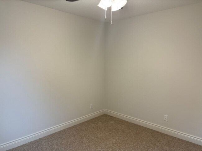 Building Photo - 14 3rd Ave