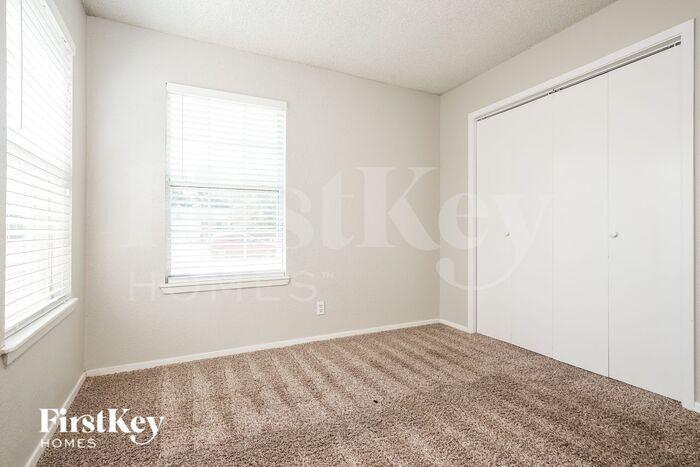 Building Photo - 505 S Waxahachie St