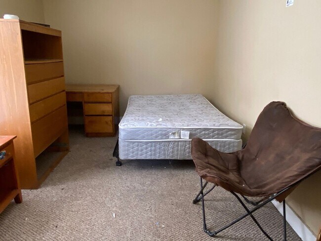 Building Photo - 38 Lincoln Ave