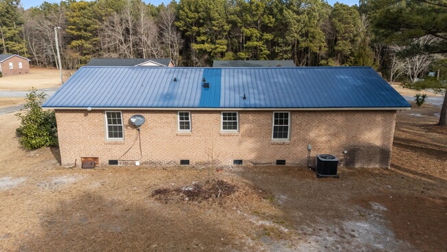 Building Photo - 904 Jennifer Ln