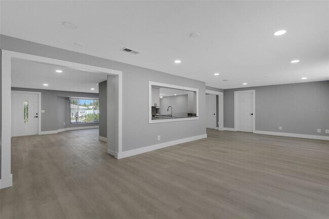 Building Photo - 4645 Hunter Ridge Dr