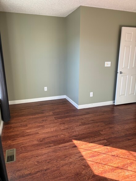 Building Photo - 2037 Burbridge Ln
