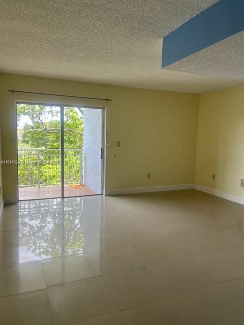 Building Photo - 9351 Fontainebleau Blvd