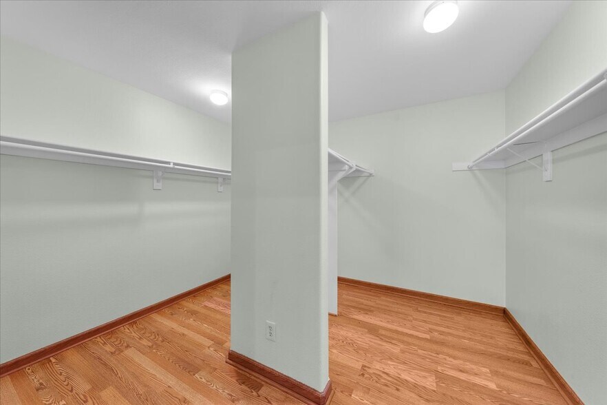 Building Photo - 1339 Hunt Ter