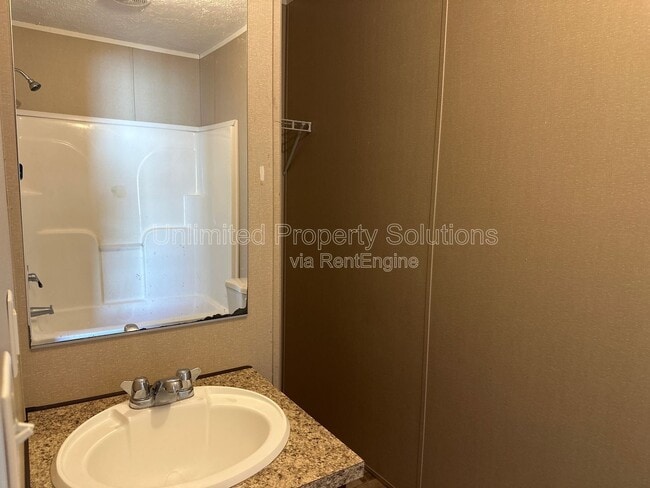 Building Photo - 9765 Old Mill Rd