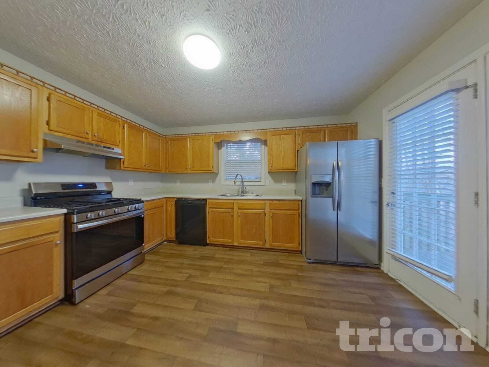 Building Photo - 116 Summer Lake Dr