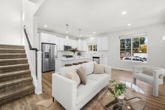 Building Photo - LUX 3BD, 3BA Home with Office Near Cherry Creek and Wash Park