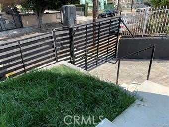 Building Photo - 1143 Irolo St