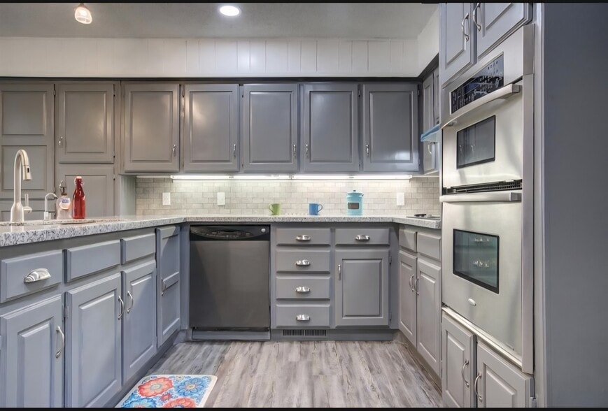 Building Photo - 306 Vale Ave