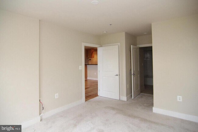 Building Photo - 1200 N Hartford St