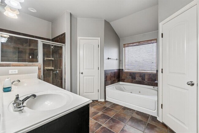 Building Photo - 4925 NW 164th Terrace