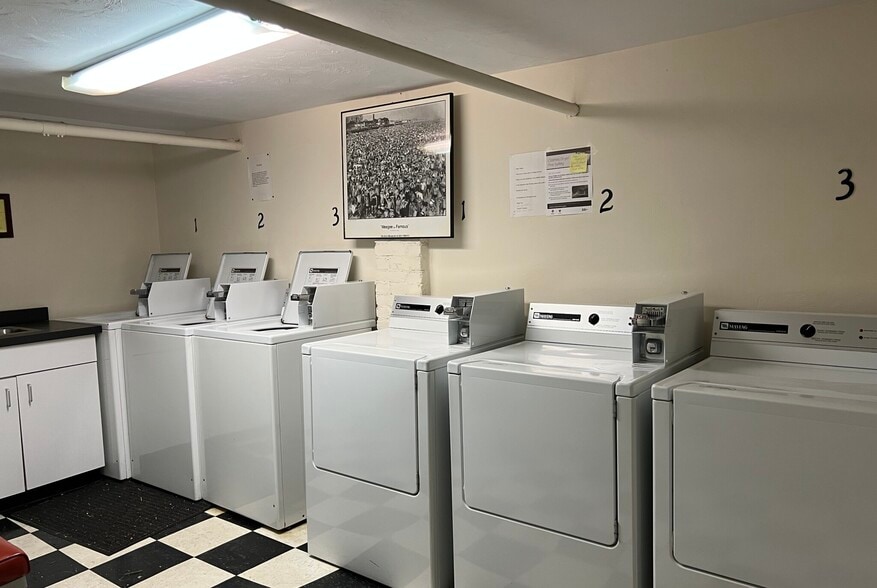 Building Photo - 82 Hampshire St