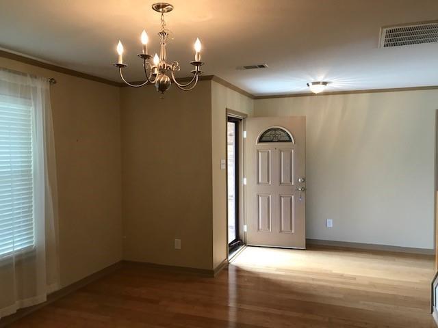 Building Photo - 105 Foxtail Ct