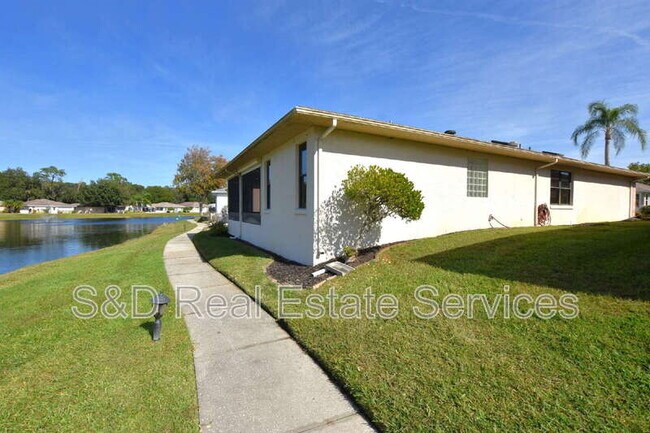 Building Photo - 2235 Silver Re Dr