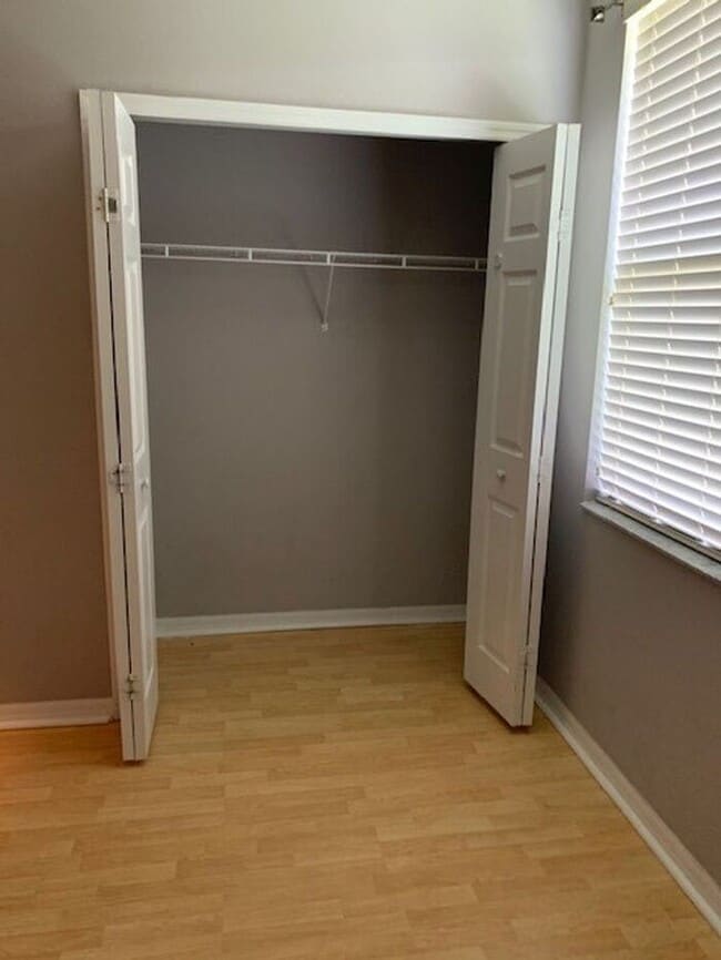 Building Photo - Beautiful 4/2 home in Lovely Venetian Bay ...