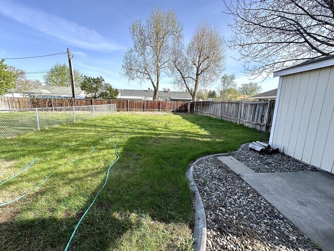 Building Photo - 409 Benham St