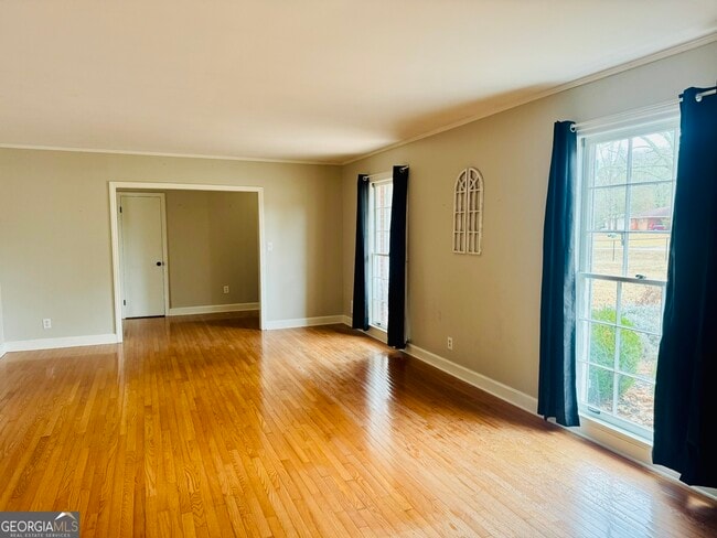 Building Photo - 110 Pine St