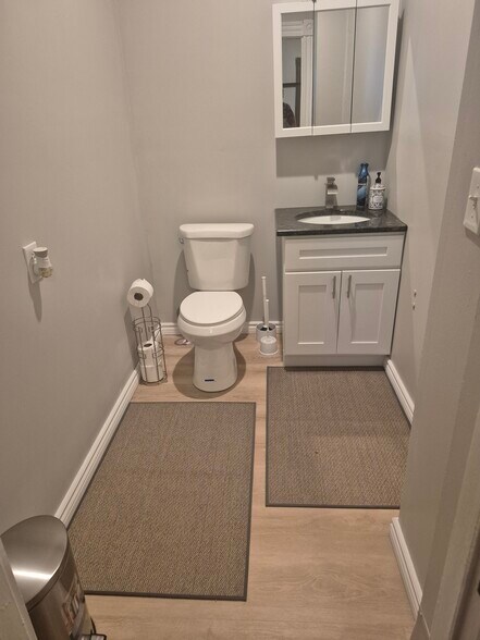 Building Photo - 35 Algonquin St