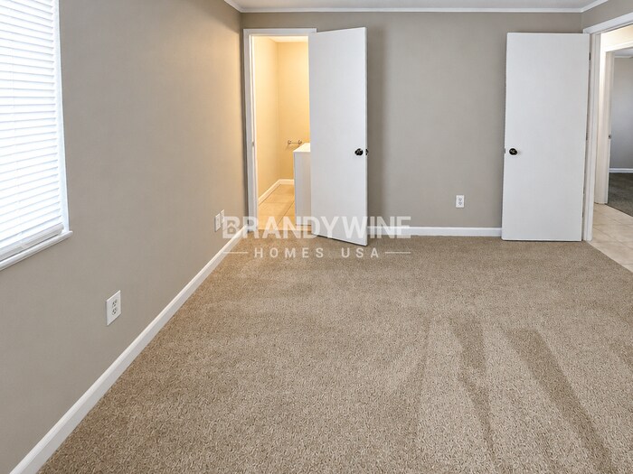Building Photo - 7418 La Ventura Dr E