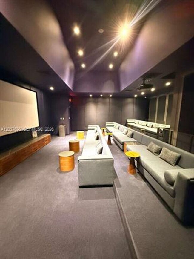 Building Photo - 1300 Brickell Bay Dr