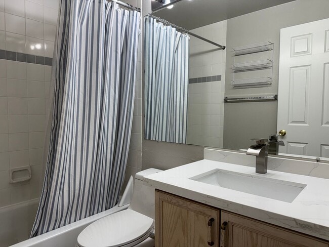 Building Photo - CLICK "REQUEST A TOUR" NOW!