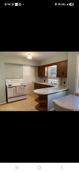 Building Photo - 3331 Van Fleet Pky