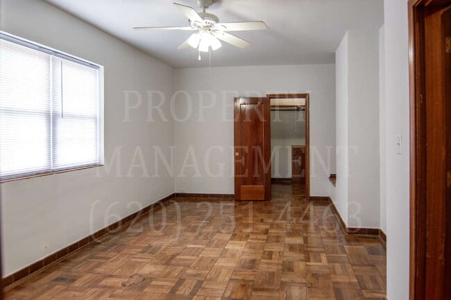 Building Photo - Spacious 4-Bedroom 2-Bathroom Home