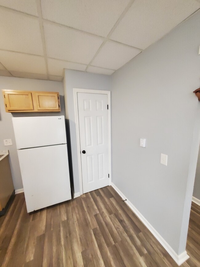 Building Photo - 537 Wheeling Ave