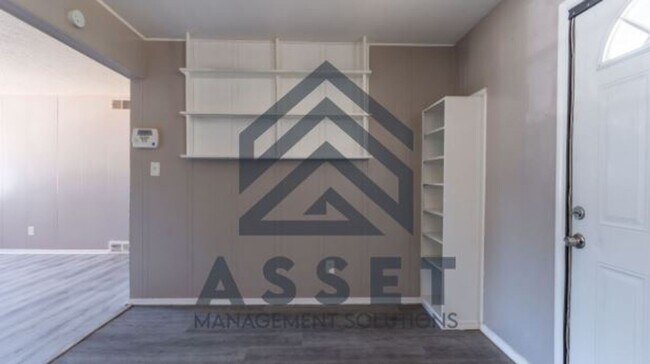 Building Photo - 4 Bedroom Available for Lease & Rent to Own!