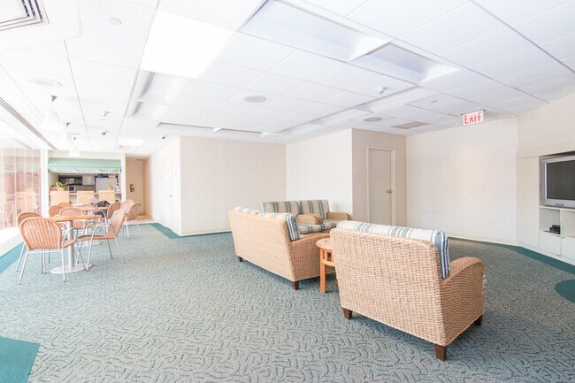 Building Photo - 4 Martine Ave