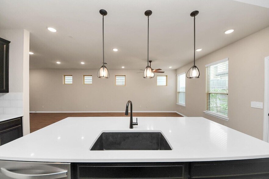 Building Photo - 10325 Harmon Smith Dr