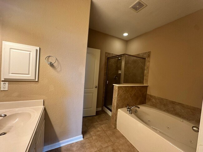 Building Photo - 1122 Glenwood Canyon Ln