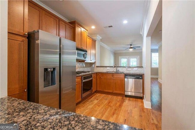 Building Photo - 5510 Glenridge Park NE