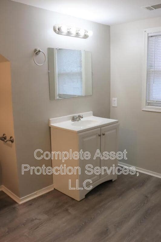 Building Photo - 412 Wabash St